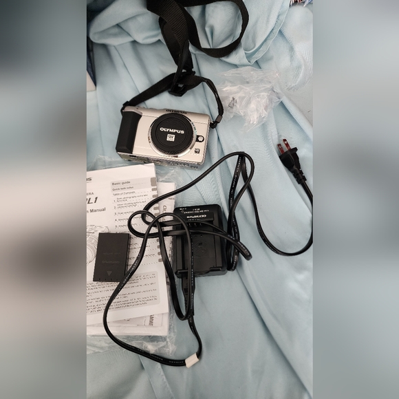 Olympus Pen E-PL1 digital camera - Picture 5 of 8